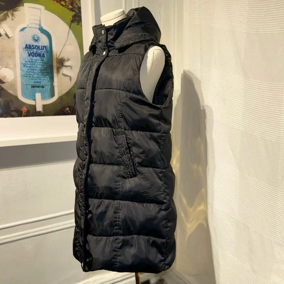 Private Label Midnight Black Puffer Vest - Picture 7 of 16